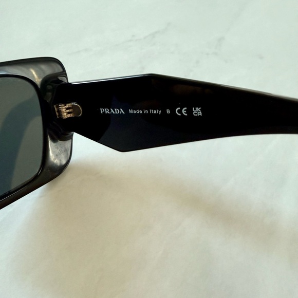 Prada geometric acetate butterfly sunglasses - Picture 7 of 7